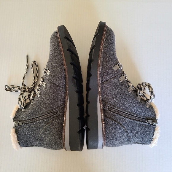 Madden NYC Faux Fur Boots Size 9 Gray Wedge Flannel Hiker Eco Lux Lace Up Zipper - Picture 6 of 13